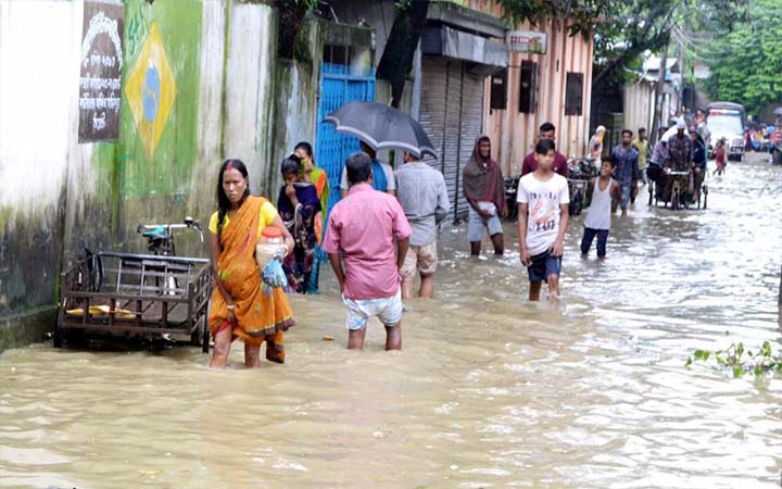 সিলেটে কমছে পানি, বাড়ছে দুর্ভোগ