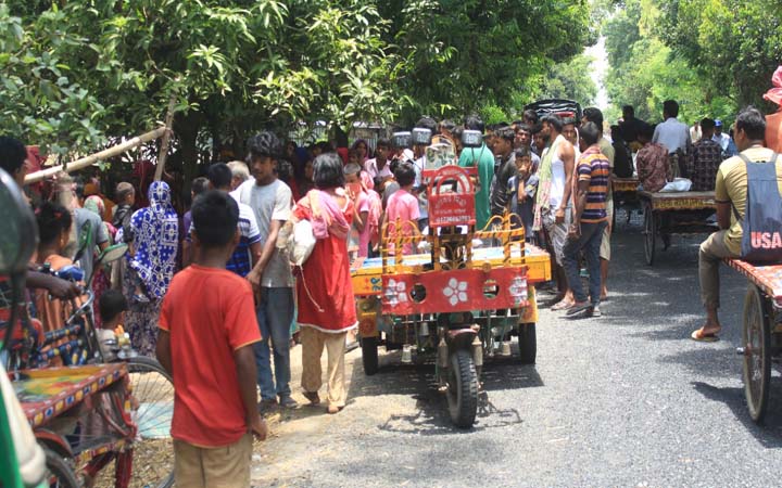 পাবনায় জলাশয় থেকে গৃহবধূর মৃতদেহ উদ্ধার, স্বামী আটক