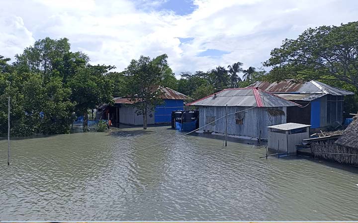 সাতক্ষীরায় পানিবন্দি সাড়ে ৩ হাজার পরিবার