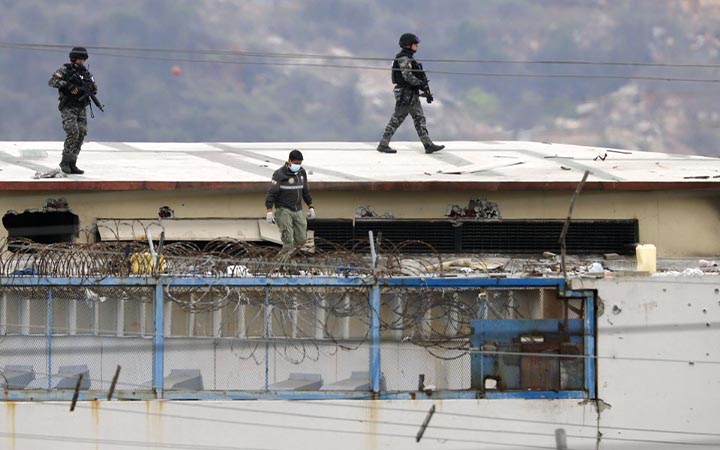 ইকুয়েডরের কারাগারে নতুন সংঘর্ষে ১৩ বন্দী নিহত