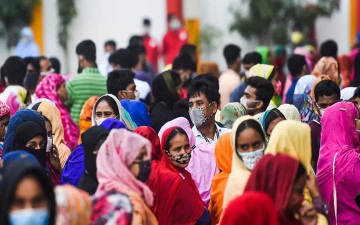 বাংলাদেশে প্রথমবারের মতো পুরুষের চেয়ে নারী বেশি