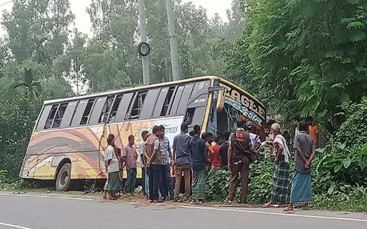 বাসে ডাকাতি ও নারী ধর্ষণ : মূল হোতা গ্রেফতার
