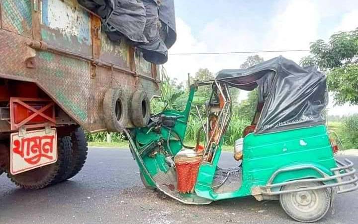 বিয়ের দাওয়াত খেয়ে ফেরার পথে লাশ হলেন দুই বৃদ্ধ