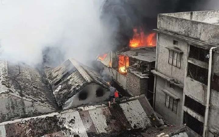 চকবাজারে আগুন : নিহতদের ২ লাখ টাকা করে দেবে সরকার