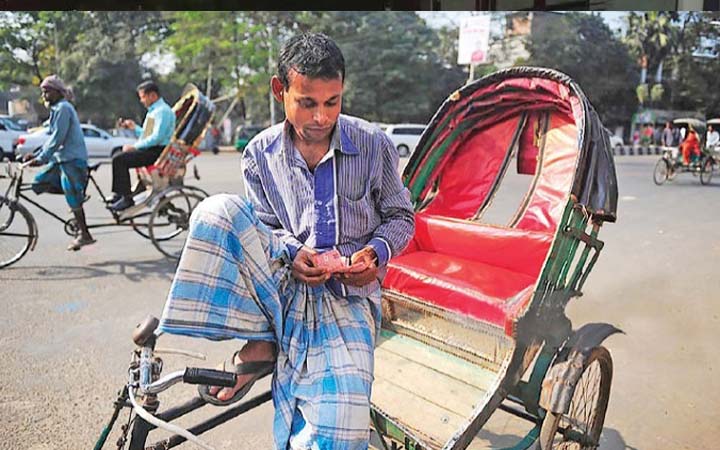 আমরা ভাত খায়া রিকশা চালাই, ভাতই তো আমাগো তেল'