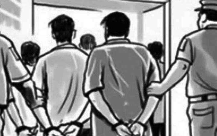 রাজধানীতে মাদকসহ গ্রেফতার ৫৩