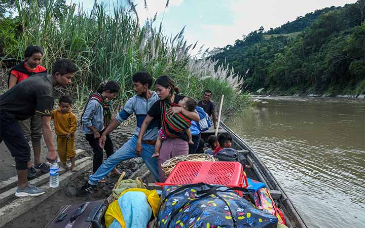 মিয়ানমার থেকে হাজারো শরণার্থী কেন মিজোরাম যাচ্ছেন
