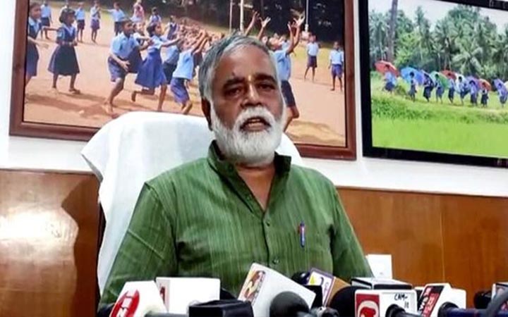 কোরআন ধর্মগ্রন্থ, গীতা নয় : কর্নাটকের শিক্ষামন্ত্রী