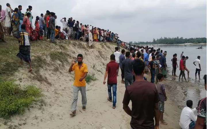 পঞ্চগড়ে নৌকাডুবি : মৃতের সংখ্যা বেড়ে ৬৪
