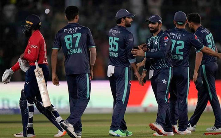 ইংল্যান্ডের বিপক্ষে নাটকীয় জয় পাকিস্তানের