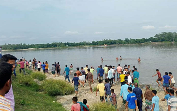 করতোয়ায় নৌকাডুবি : মৃতের সংখ্যা বেড়ে ৬৮