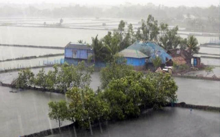 অক্টোবর  মাসে ঘূর্ণিঝড় ও বন্যার শঙ্কা