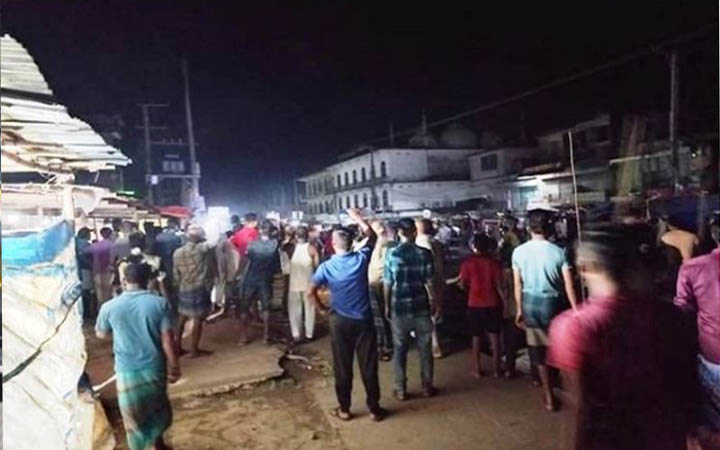সিলেটে গ্রামবাসীর সংঘর্ষে পুলিশসহ অর্ধশতাধিক আহত