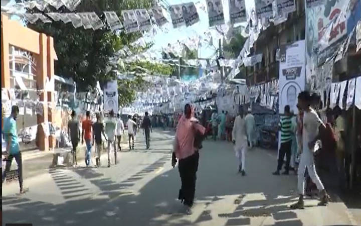 শান্তিপূর্ণ পরিবেশে চলছে যশোর জেলা পরিষদ নির্বাচন