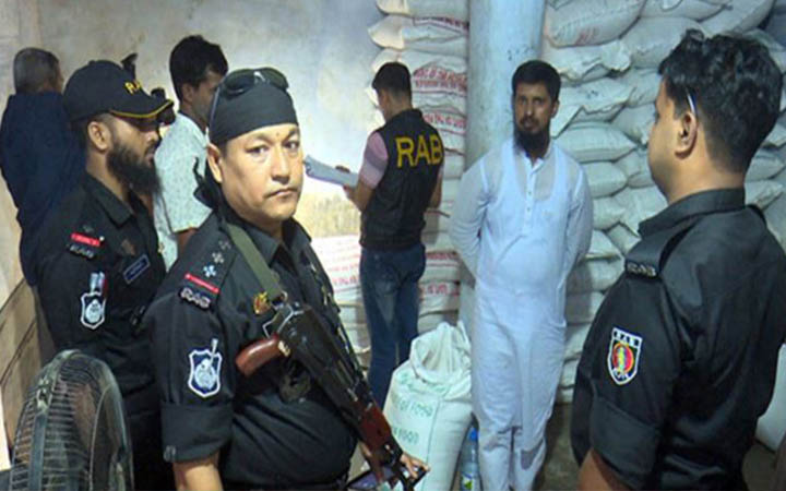 খুলনায় ১৪ টন ওএমএসের চাল উদ্ধার