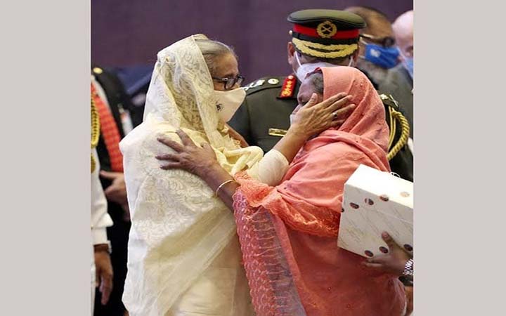 আওয়ামী লীগ মুক্তিযোদ্ধাদের অবদান কখনো ভুলবে না : প্রধানমন্ত্রী