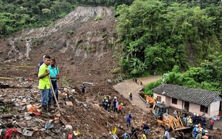 কলম্বিয়ায় ভূমিধসে মৃত বেড়ে ৩৩