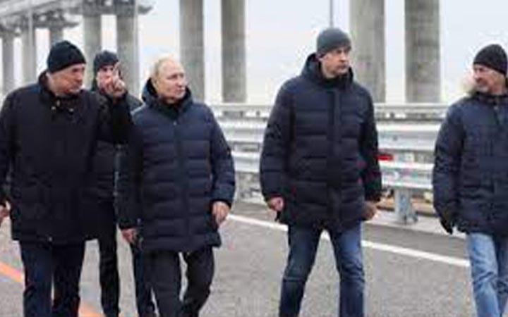 ক্রিমিয়ার সেতু পরিদর্শন পুতিনের