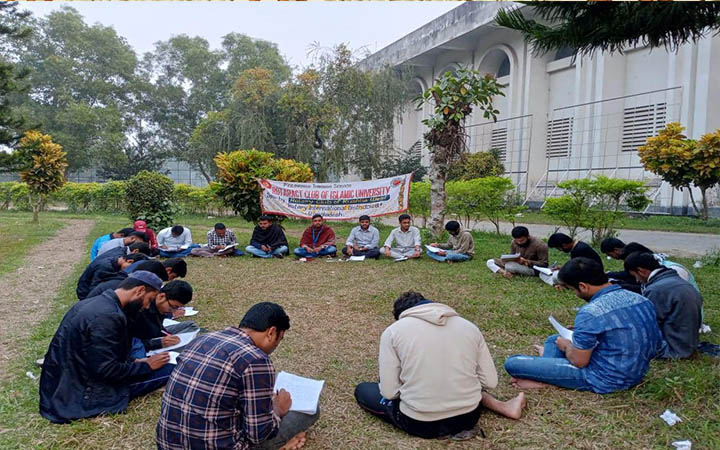 শহীদদের উদ্দেশ্যে চিঠি লিখলেন ইবি শিক্ষার্থীরা