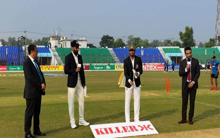 টসে জিতে ব্যাটিং নিয়েছে ভারত