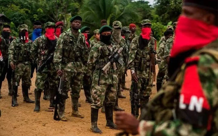 কলম্বিয়ায় প্রায় ১০ হাজার লোক অবরুদ্ধ
