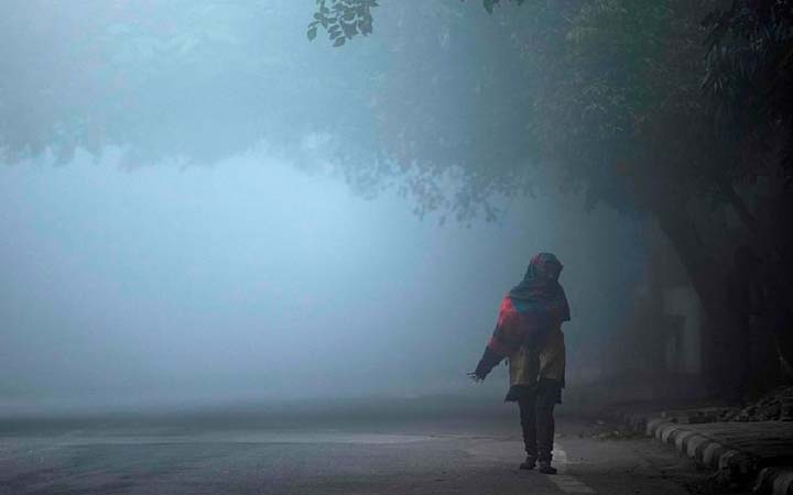 শীতে কাঁপছে দিল্লি সহ উত্তর ভারত
