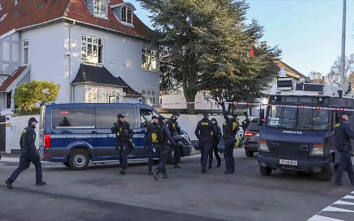 এবার কুরআন পোড়ানো হলে ডেনমার্কে তুর্কি দূতাবাসের সামনে