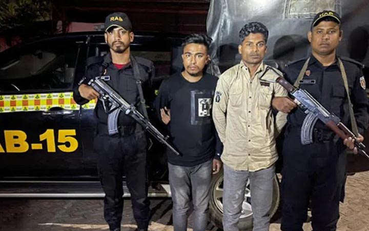 উখিয়ায় র‌্যাবের অভিযানে বিয়ারসহ আটক ২