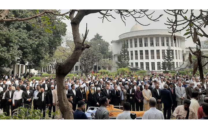 সুপ্রিমকোর্টে ব্যারিস্টার নাজমুল হুদার জানাজা অনুষ্ঠিত