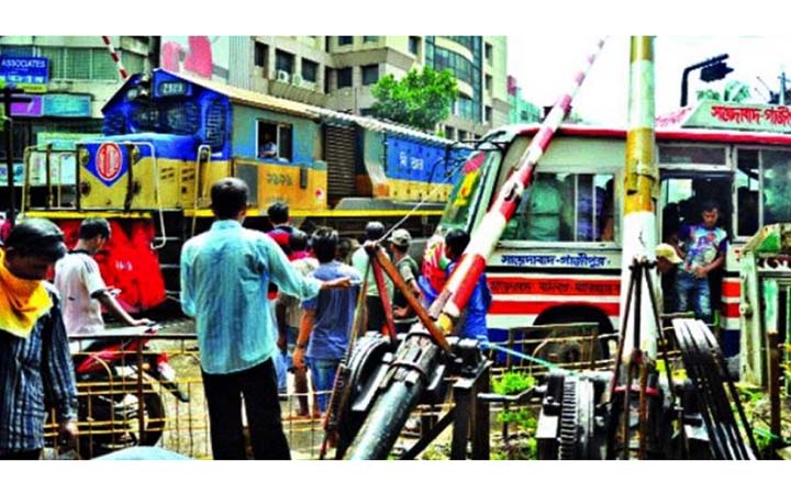 পদ্মা সেতুতে রেল সংযোগ : সায়েদাবাদ রেল ক্রসিং বন্ধ থাকবে ৩ দিন