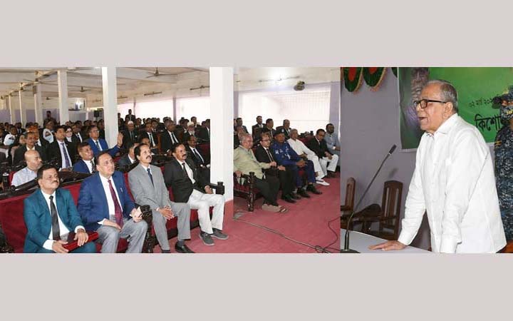 রাজনীতির ঊর্ধ্বে থেকে পেশাগত দায়িত্ব পালন করার জন্য আইনজীবীদের প্রতি রাষ্ট্রপতির আহ্বান