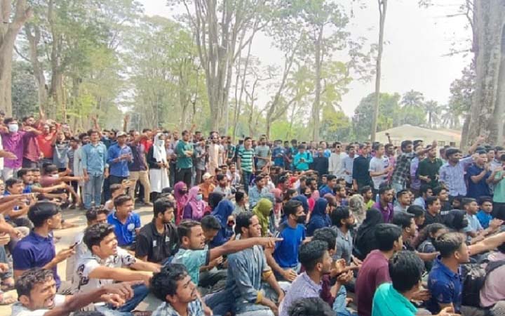রাবিতে সংঘর্ষ : পুলিশের মামলায় অজ্ঞাত আসামি ৩০০