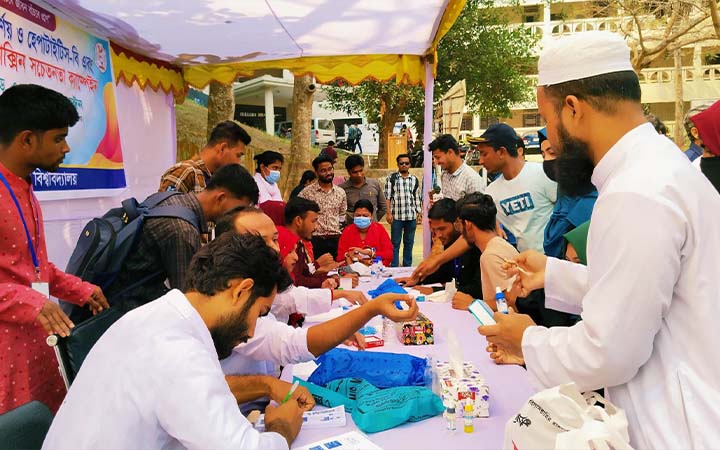 কুবিতে বিনামূল্যে রক্ত পরীক্ষা এবং হেপাটাইটিস বি সচেতনতা ক্যাম্পেইন