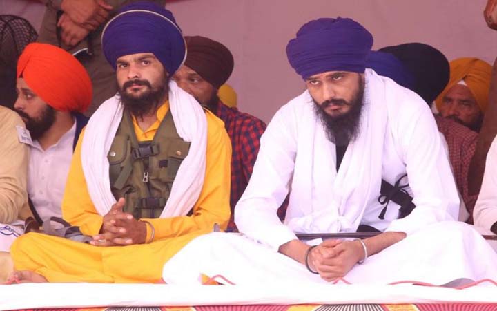 বলিউডি কায়দায় পালিয়ে এখনও অধরা খালিস্তান সমর্থক নেতা অমৃতপাল সিং