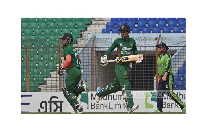 বৃষ্টি বাঁধায় ২০৭ রানে থামল বাংলাদেশ