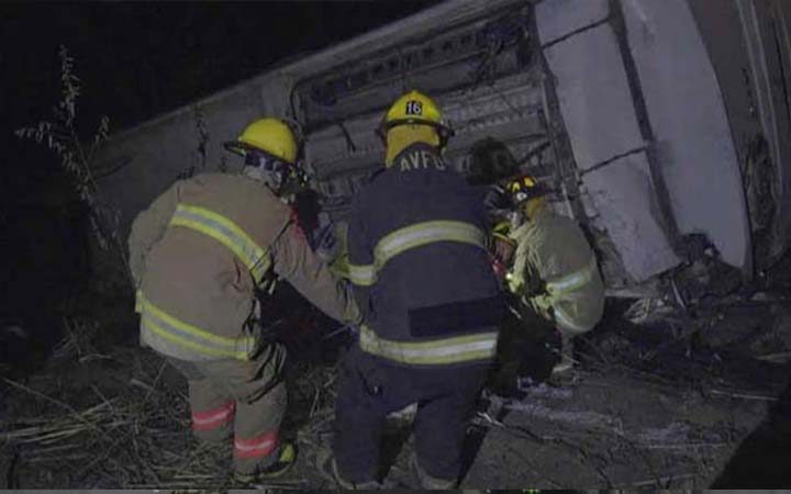 মেক্সিকোতে বাস খাদে পড়ে নারীসহ নিহত ১৮