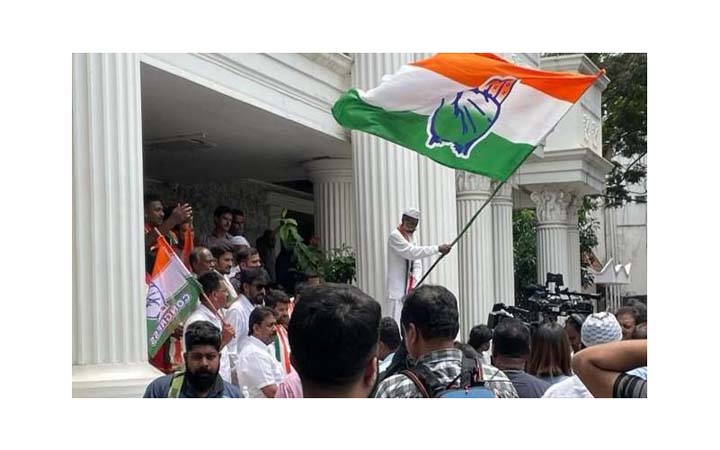 কর্নাটকে বিধানসভা ভোটে বিজেপির হার, নাটকীয় জয়ের পথে কংগ্রেস