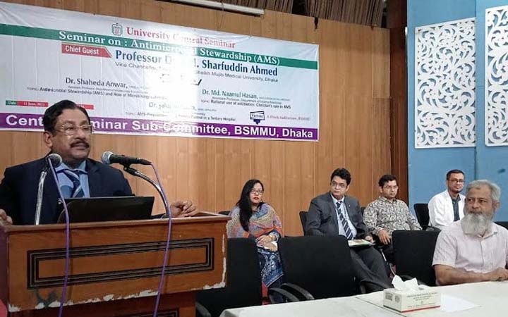এন্টিবায়োটিকের অপব্যবহার রোধে জনসচেতনতা বৃদ্ধি করতে হবে : উপাচার্য