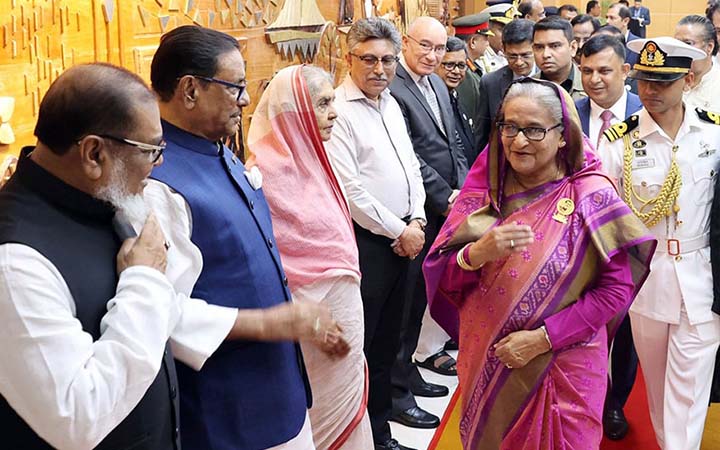 জেনেভার উদ্দেশে ঢাকা ছেড়েছেন প্রধানমন্ত্রী