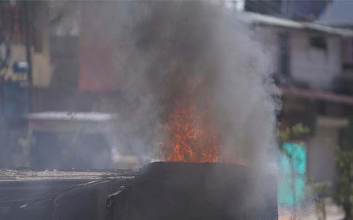 মণিপুরে মন্ত্রীর বাড়িতে আগুন