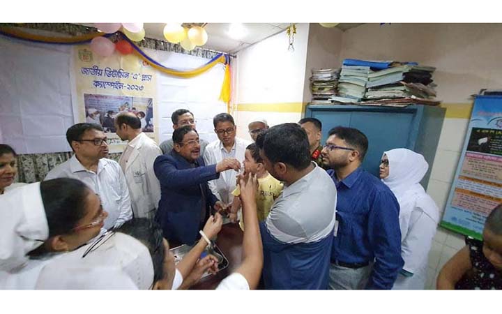 বিএসএমএমইউয়ে ভিটামিন এ ক্যাম্পেইন ও বৃক্ষরোপণ কর্মসূচির উদ্বোধন