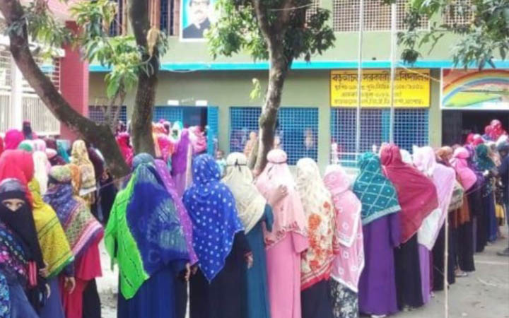 ১২ বছর পর বেনাপোল পৌরসভায় ভোটগ্রহণ চলছে