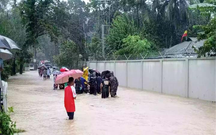 বান্দরবানে ভারি বর্ষণে নিম্নাঞ্চল প্লাবিত, সতর্ক করতে মাইকিং