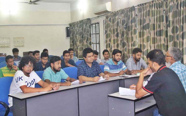 কোটায় ভর্তিতে শর্ত শিথিলের দাবি : দৈনিক ৫ ঘন্টা কর্মবিরতি পালন করবে ইবি কর্মকর্তারা