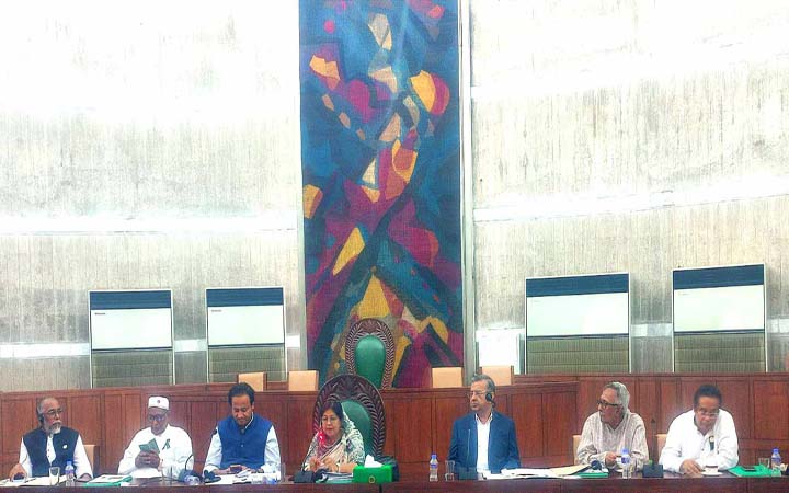 সরকার বেসরকারি মাধ্যমিক শিক্ষকদের জাতীয়করণের বিষয়ে কাজ করছে : সংসদীয় কমিটি