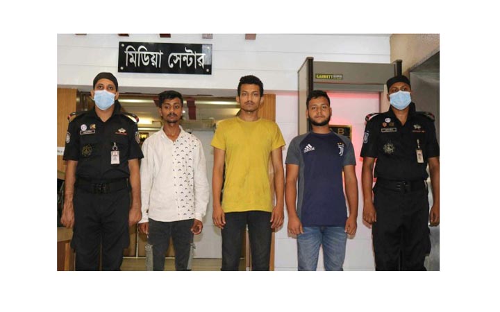 সমকামী নাটক সাজিয়ে শিক্ষককে হত্যা,আটক ৩