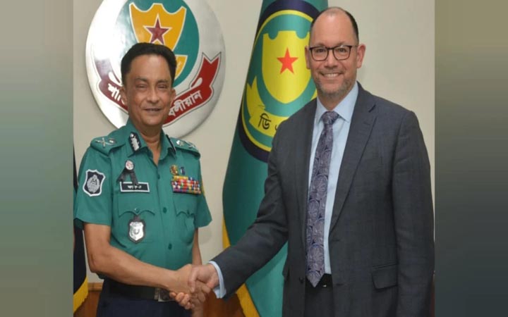 ডিএমপি কমিশনারের সঙ্গে মার্কিন রাষ্ট্রদূতের সৌজন্য সাক্ষাৎ