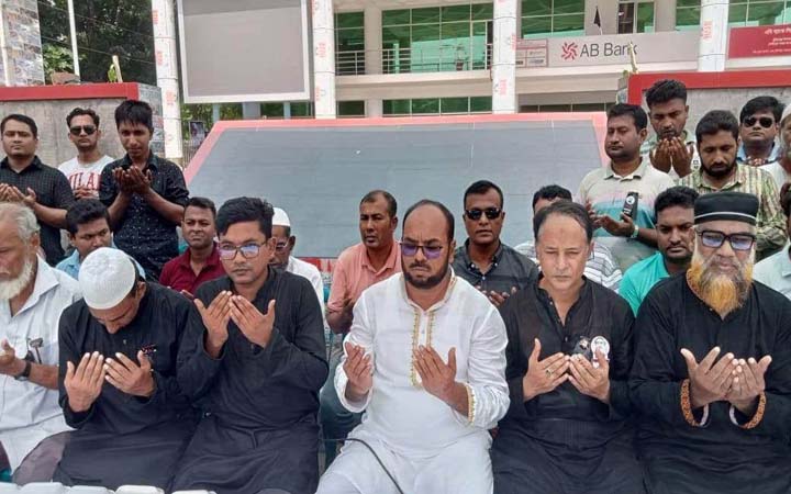 টুঙ্গিপাড়ায় জাতীয় শোক দিবসের আলোচনা সভা ও মিলাদ মাহফিল