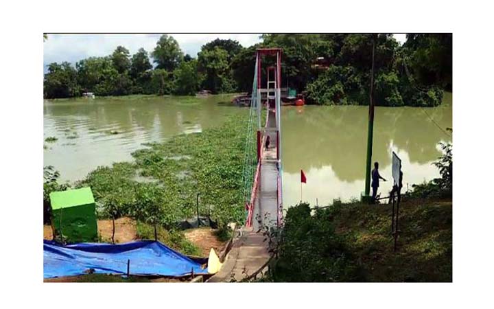 পানির নিচে রাঙ্গামাটির ঝুলন্ত সেতু