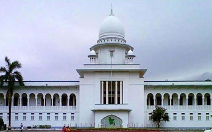কুমিল্লার সেই বিচারকের সাজার রায়ও স্থগিত